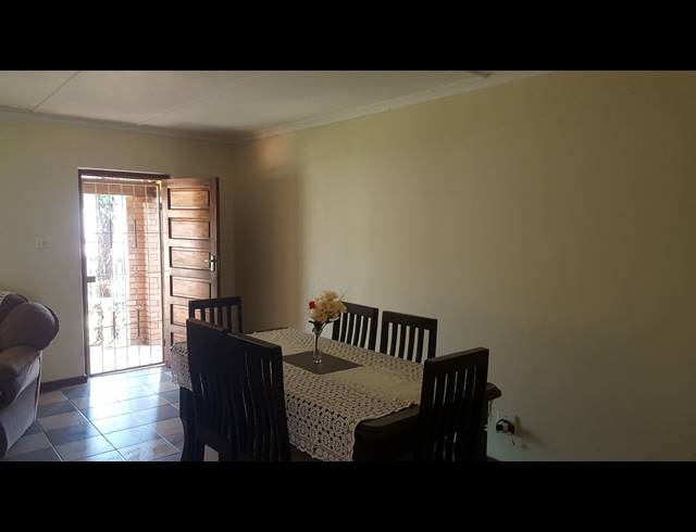 3 BEDROOM SIMPLEX TO LET IN SIGNAL HILL